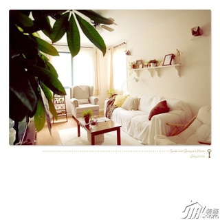 日式风格公寓温馨经济型客厅沙发图片