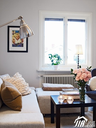 北欧风格小户型浪漫白色经济型客厅沙发图片