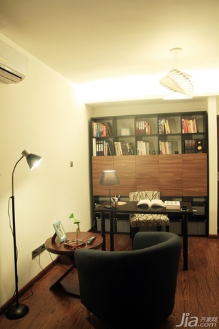 日式风格三居室温馨暖色调富裕型90平米书房书桌图片