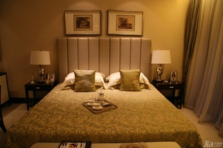 简约风格二居室大气暖色调豪华型卧室床效果图