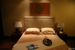 简约风格二居室大气暖色调豪华型卧室床图片