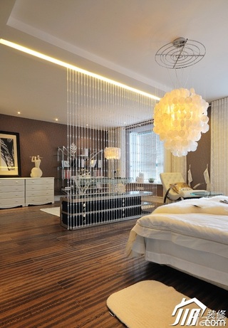 欧式风格四房大气白色富裕型卧室床图片