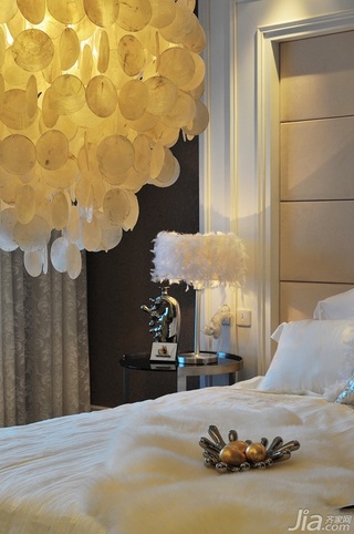 欧式风格四房大气白色富裕型卧室床效果图