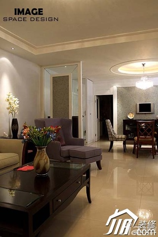 欧式风格二居室浪漫富裕型客厅茶几效果图