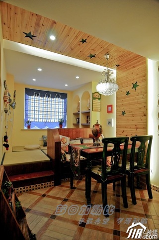 地中海风格小户型原木色富裕型80平米餐厅餐桌图片