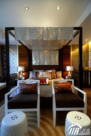 混搭风格别墅古典豪华型卧室卧室背景墙床效果图