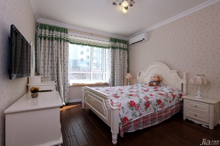 田园风格一居室温馨白色富裕型80平米卧室床图片