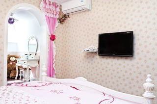 田园风格公寓温馨富裕型卧室床图片