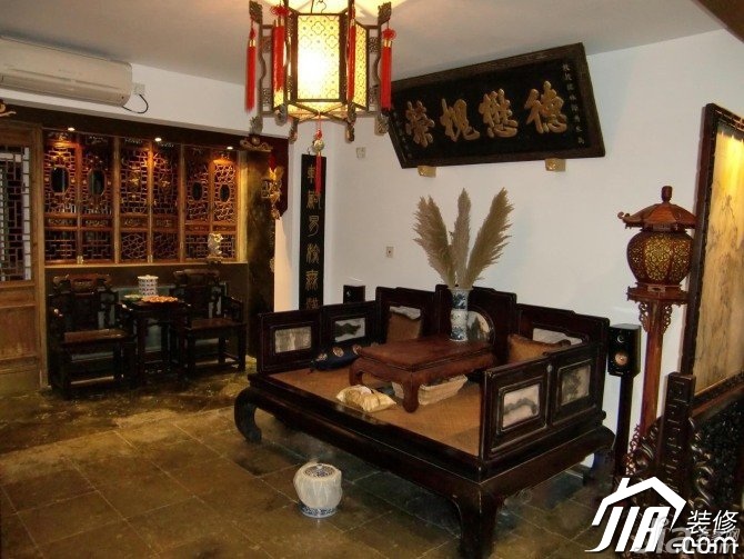 小户型装修,90平米装修,经济型装修,中式风格,客厅,沙发,茶几,背景墙,实用