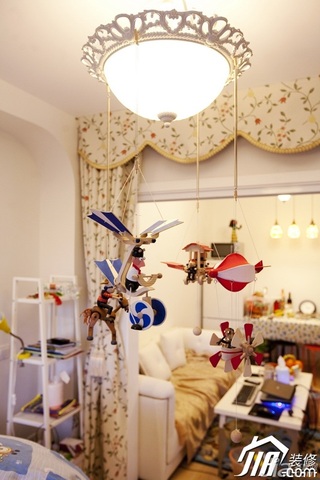 地中海风格二居室时尚白色富裕型客厅沙发图片
