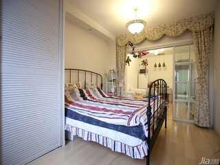 地中海风格二居室时尚白色富裕型卧室床图片