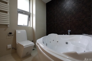 宜家风格二居室稳重原木色豪华型卫生间浴缸图片