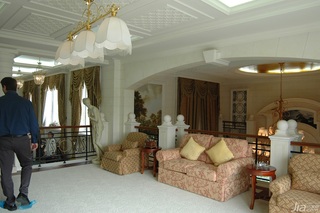 欧式风格别墅奢华白色富裕型客厅沙发图片