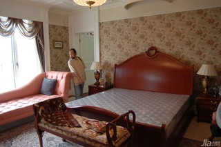 欧式风格别墅奢华白色富裕型卧室床图片