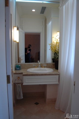 欧式风格别墅奢华白色富裕型卫生间洗手台图片
