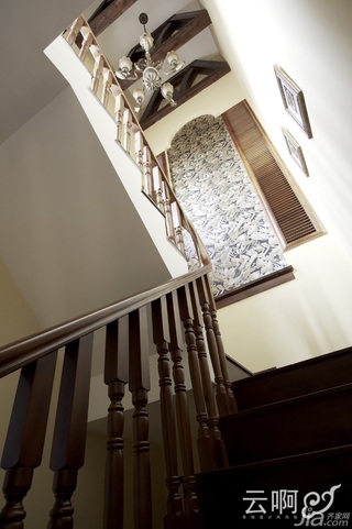 美式乡村风格别墅唯美富裕型楼梯装修图片