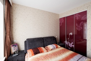 简约风格二居室大气富裕型卧室床图片