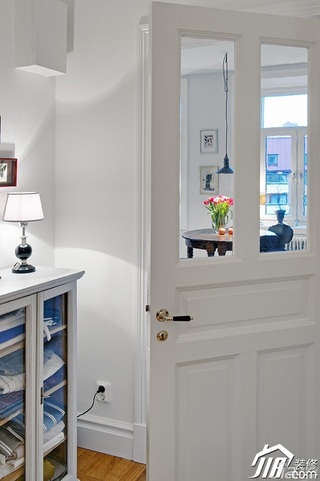 北欧风格公寓简洁白色经济型90平米灯具效果图