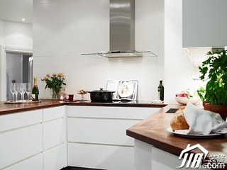 北欧风格公寓简洁白色经济型100平米厨房橱柜设计图