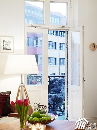 北欧风格公寓简洁白色经济型100平米客厅灯具图片
