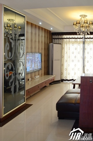 欧式风格公寓时尚富裕型客厅沙发婚房家居图片