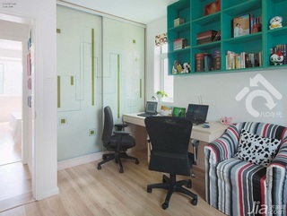 简约风格小户型可爱白色经济型70平米卧室书桌效果图