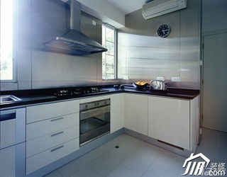 简约风格二居室大气米色3万-5万厨房橱柜安装图