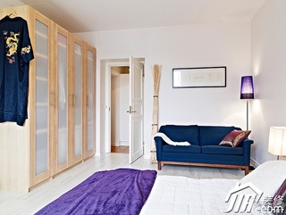 北欧风格公寓简洁白色经济型80平米卧室衣柜效果图