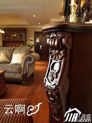美式乡村风格三居室富裕型客厅沙发图片