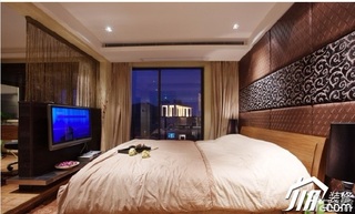 中式风格二居室温馨米色富裕型卧室隔断床效果图
