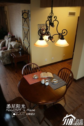 田园风格别墅唯美富裕型楼梯餐桌图片