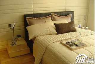 简约风格二居室温馨白色富裕型卧室床图片