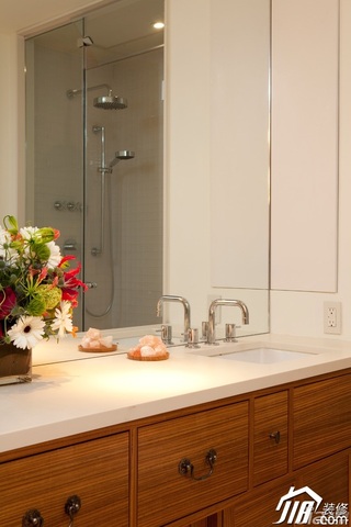 混搭风格公寓简洁富裕型卫生间洗手台图片