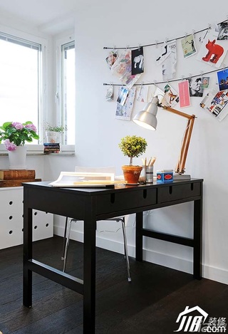 北欧风格公寓简洁富裕型80平米书房书桌图片