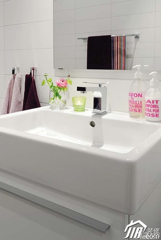 北欧风格公寓白色富裕型80平米卫生间洗手台图片