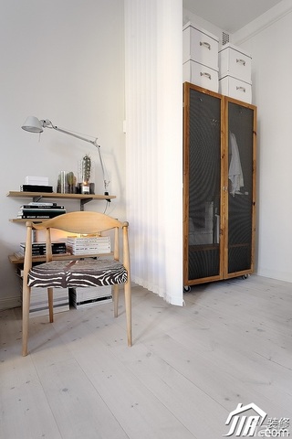 北欧风格小户型简洁白色经济型40平米书桌效果图