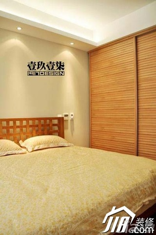 简约风格二居室白色富裕型卧室床效果图