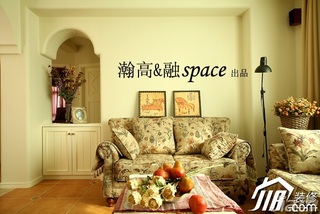 美式乡村风格公寓浪漫白色富裕型客厅沙发图片