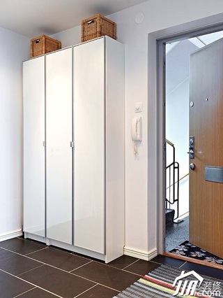 北欧风格公寓简洁经济型90平米玄关衣柜定做