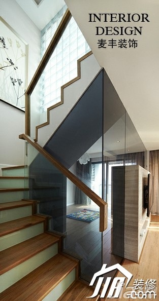 简约风格复式富裕型楼梯设计图