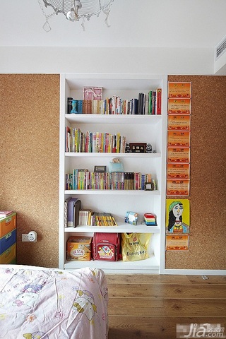 混搭风格三居室舒适富裕型卧室书架效果图