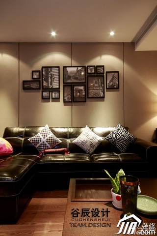谷辰设计欧式风格三居室大气褐色富裕型客厅照片墙沙发图片