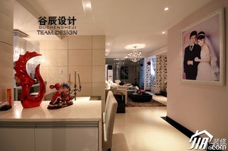 简约风格公寓时尚米色富裕型餐厅照片墙餐桌婚房家居图片