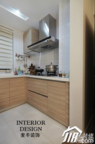 简约风格复式原木色富裕型厨房橱柜定做