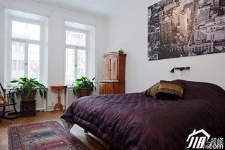欧式风格三居室富裕型卧室床图片