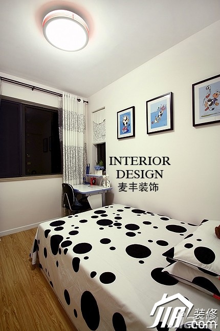 公寓装修,简约风格,经济型装修,70平米装修,卧室,灯具,床,书桌,窗帘,装饰画