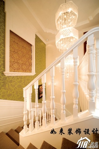 欧式风格别墅富裕型楼梯壁纸图片