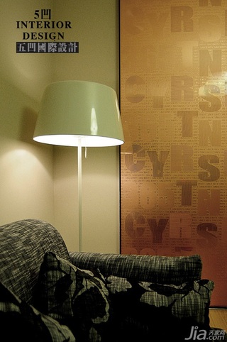 欧式风格公寓温馨原木色富裕型沙发效果图