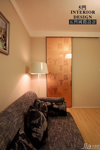 欧式风格公寓温馨原木色富裕型沙发效果图