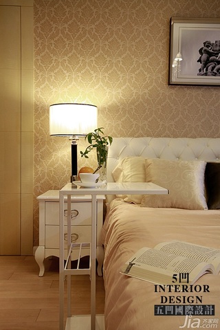简约风格公寓时尚富裕型卧室床效果图